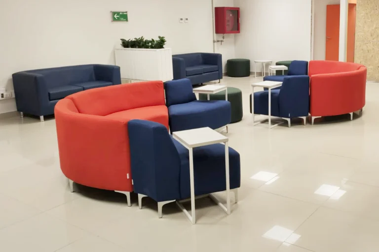 habilitación universidad mobiliario universitario sillas mesas campus